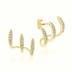Vibrant Curved Claw Design Stud Earrings